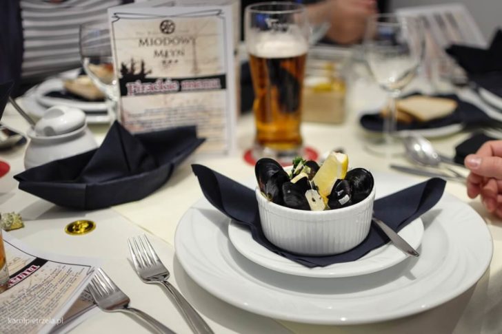 Wieczór piracki Miodowy Młyn